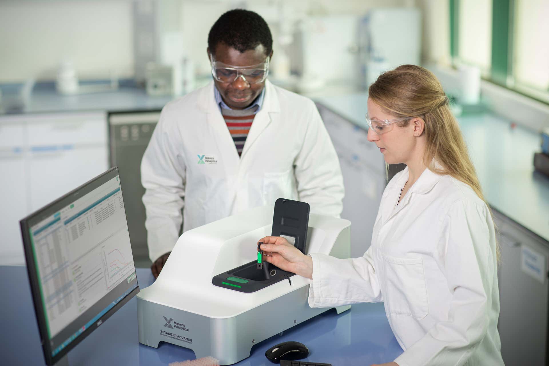 サンプルセルとキュベット 